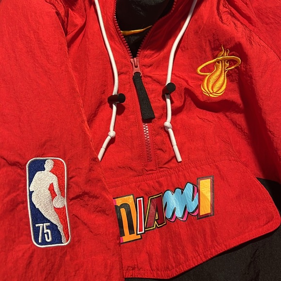 Nike Men’s Miami Heat City Edition Jacket - Picture 2 of 3
